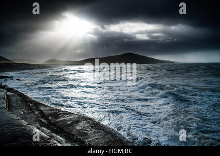 Pays de Galles Aberystwyth UK, le mercredi 10 mai 2017 Météo France : Que le temps commence à changer , une mer de vent et commencer à frapper la côte à Aberystwyth au Pays de Galles. Les vents forts sont affectant une grande partie du nord-est de la France, les conditions de gel et de neige sont à prévoir pour la majeure partie du pays, les jeudi et vendredi Photo © Keith Morris / Alamy Live News Banque D'Images