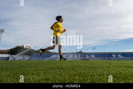 Marbella, Espagne. Jan 11, 2017. Le Dortmund Neven Subotic tournant au Borussia Dortmund le camp d'entraînement à Marbella, Espagne, 11 janvier 2017. Photo : Guido Kirchner/dpa/Alamy Live News Banque D'Images