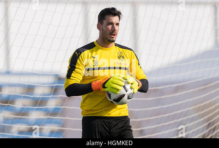 Marbella, Espagne. Jan 11, 2017. Dortmund gardien Roman Buerki formation au camp d'entraînement du Borussia Dortmund à Marbella, Espagne, 11 janvier 2017. Photo : Guido Kirchner/dpa/Alamy Live News Banque D'Images