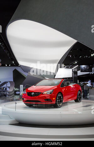 Detroit, Michigan, USA - 10 janvier 2017 - La Buick Cascada sur l'affichage à la North American International Auto Show. Crédit : Jim West/Alamy Live News Banque D'Images