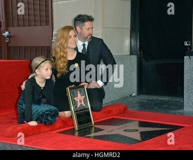 Los Angeles, USA. Jan 11, 2017. Amy Adams, mari Darren Le Gallo & fille Aviana Olea Le Gallo à Hollywood Walk of Fame Star Cérémonie à l'actrice Amy Adams. Crédit : Sarah Stewart/Alamy Live News Banque D'Images