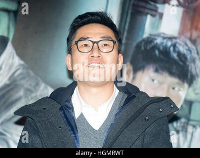 Séoul, Corée. 10 janvier, 2017. Le réalisateur sud-coréen Kim Sung-Hoon participe à un talk show en direct après la première de son film, "Coopération" dans un théâtre à Séoul, Corée du Sud. © Lee Jae-Won/AFLO/Alamy Live News Banque D'Images