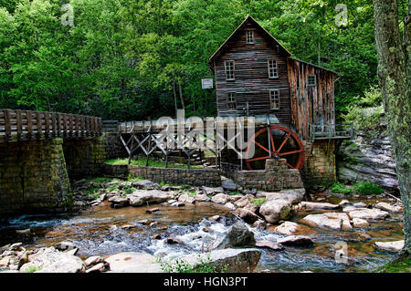 Construit en bois Glade Creek Grist Mill propulsé par une roue hydraulique dans la région de Babcock State Park West Virginia USA Banque D'Images