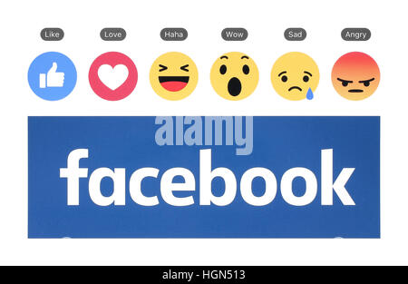 Kiev, Ukraine - le 23 août 2016 : Nouveau logo de Facebook avec bouton like et empathique Réactions Emoji imprimés sur papier blanc. Facebook est une façon bien connue Banque D'Images