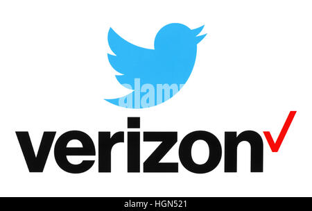 Kiev, Ukraine - le 26 septembre 2016 : Collection de médias sociaux populaires logos imprimés sur du papier : Twitter et Verizon Banque D'Images