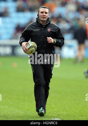 Leicester Tigers coach Aaron Mauger pendant l'Aviva Premiership match au Ricoh Arena, Coventry. ASSOCIATION DE PRESSE Photo. Photo Date : Dimanche 8 janvier 2017. Voir histoire RUGBYU PA Les Guêpes. Crédit photo doit se lire : David Davies/PA Wire. RESTRICTIONS : un usage éditorial uniquement. Pas d'utilisation commerciale. Banque D'Images