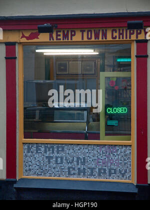 Un poisson et chip shop dans la région de Kemp Town, Brighton Banque D'Images