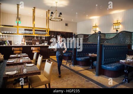 L'intérieur à l'Astor Grill à Cliveden House, dans le Berkshire. Banque D'Images