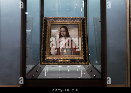 Naples, Italie. 11 janvier, 2017. Le célèbre tableau 'Salvator Mundi" de Léonard de Vinci arrive pour une exposition à Naples, en Italie. Crédit : Michele Amoruso/Pacific Press/Alamy Live News Banque D'Images