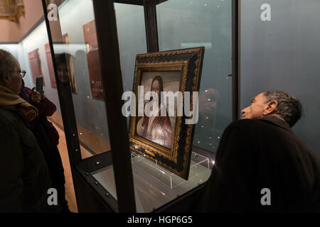 Naples, Italie. 11 janvier, 2017. Le célèbre tableau 'Salvator Mundi" de Léonard de Vinci arrive pour une exposition à Naples, en Italie. Crédit : Michele Amoruso/Pacific Press/Alamy Live News Banque D'Images