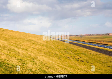 Paysage de dunes, Nordseedeich Hondsbossche Zeewering,, entre les villages de Camperduin et Petten, dans Nordholland, 8 km de long avec une digue de 250 mètres, Banque D'Images