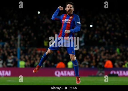 Barcelone, Espagne. Jan 11, 2017. La Barcelone Lionel Messi célèbre après avoir marqué en Espagne durant la Coupe du Roi match de football FC Barcelone contre l'Athletic de Bilbao au Camp Nou à Barcelone, Espagne, 11 janvier 2017. Barcelone a gagné 3-1. © Pau Barrena/Xinhua/Alamy Live News Banque D'Images