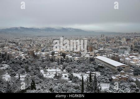 Athènes. 10 janvier, 2017. Photo prise le 10 janvier 2017 indique la ville d'Athènes de la Grèce dans la neige. Le Lefteris © Partsalis/Xinhua/Alamy Live News Banque D'Images