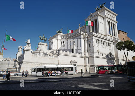 Van monument Victor-emmanuel II à Rome Banque D'Images