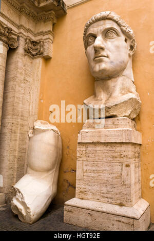 La sculpture de l'empereur Constantin à Rome Banque D'Images