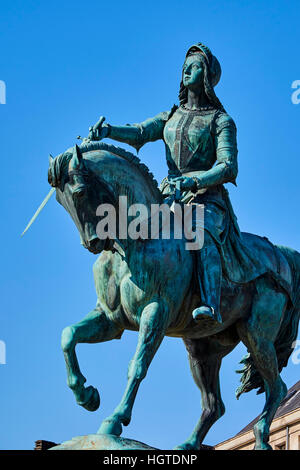 France, Loiret, Orleans, Martoi square et statue de Jeanne d'Arc Banque D'Images