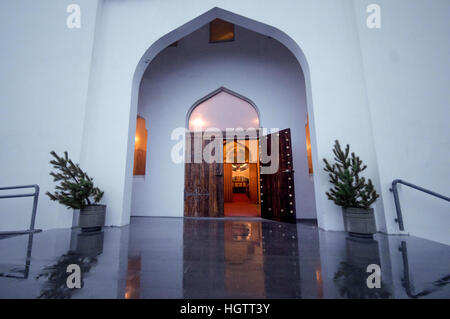 L'extérieur de l'église luthérienne Háteigskirkja, une architecture inspirée par Moorish-Arabic à Reykjavik, Islande. Banque D'Images