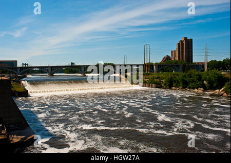 Minneapolis, Minnesota , Haut Saint Anthony Falls from Stone Arch Bridge Banque D'Images