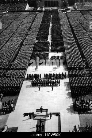 Triomphe de la volonté film de propagande de 1935 réalisé par Leni Riefenstahl couvrant les 1934 Congrès du parti nazi à Nuremberg Banque D'Images