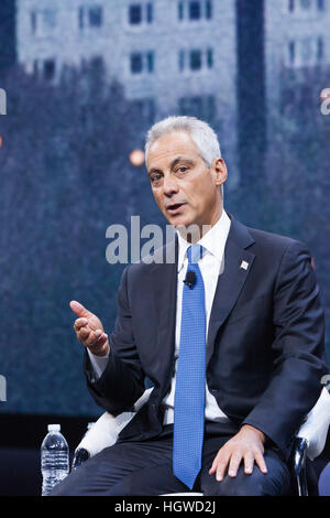 Detroit, Michigan - Maire de Chicago Rahm Emanuel parle lors d'un forum des maires des grandes villes au cours de la North American International Auto Show. Banque D'Images