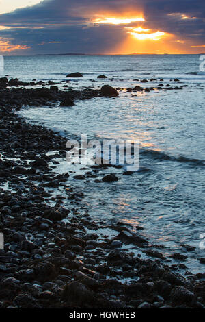 Le soleil brille sur les îles de Shoals comme vu de Rye Harbour State Park à Rye, New Hampshire. Banque D'Images