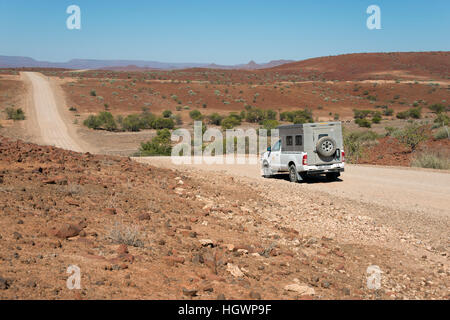 Camping-sur route poussiéreuse C43, près de Palmwag, Damaraland, Namibie Banque D'Images