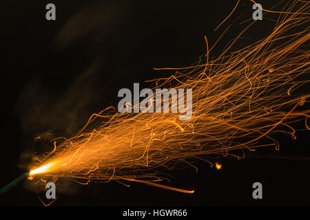 Studio shot of th fusible feu d'artifice, contact, fusible à la bombe Banque D'Images