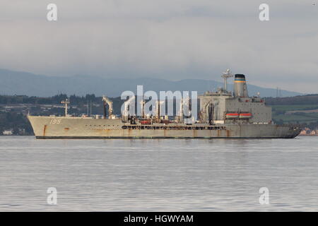 L'USNS Leroy Grumman (T-AO-195), une classe Henry J. Kaiser reconstitution de la flotte de l'US Navy de lubrification après l'exercice Joint Warrior 16-2 Banque D'Images
