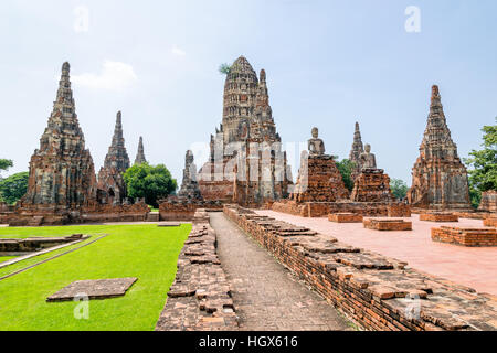 Wat Chaiwatthanaram est ancien temple bouddhiste, célèbre attraction touristique et religieux de Ayutthaya Historical Park à Phra Nakhon Si Ayutthaya Banque D'Images