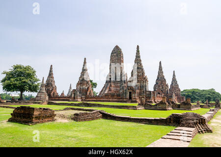 Wat Chaiwatthanaram est ancien temple bouddhiste, célèbre attraction touristique et religieux de Ayutthaya Historical Park à Phra Nakhon Si Ayutthaya Banque D'Images