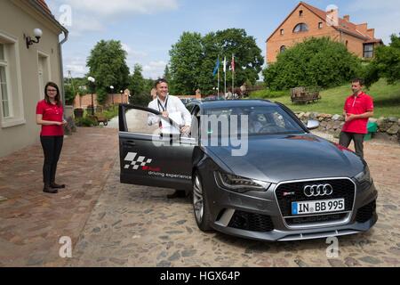 Poznan, Pologne - 3 juin 2013 Audi Voitures d'expérience de conduite. Présentation de la voiture de sport Audi R8, RS6, RS4. Banque D'Images