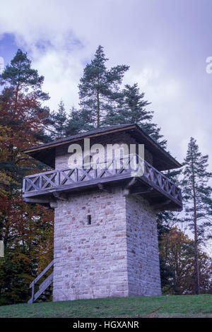 Watchtower, Limes reconstruit, Grosserlach-Grab Heidenbuckel, Rems-Murr Région, Bade-Wurtemberg, Allemagne Banque D'Images