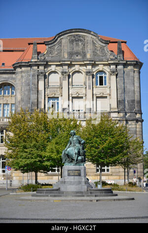 Otto-von-Guericke-Denkmal, bei der Hauptwache, Magdeburg, Sachsen-Anhalt, Allemagne Banque D'Images