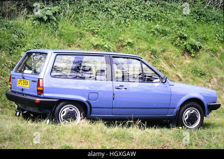 Volkswagen Polo bleu Banque D'Images