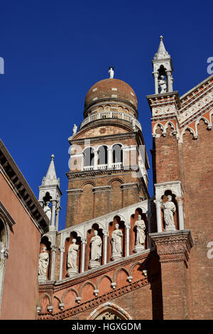 Clocher de Santa Maria dell'Orto à Venise, l'église gothique des statues (15e siècle) Banque D'Images