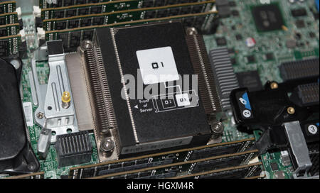 Serveur lame HP CPU et mémoire avec l'intérieur visible. Modèle lame BL460c'est Gen 9 Banque D'Images