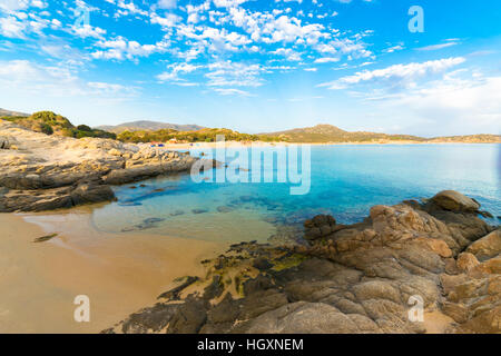 La mer et les plages de Chia, Sardaigne, île, Italie. Banque D'Images