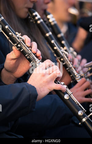 Clarinettes d'une bande de la ville lors d'une performance. Banque D'Images