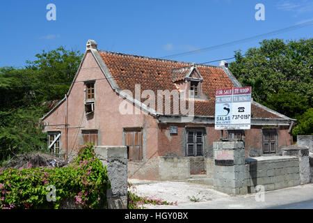 Délabré maison à vendre - bilingue à vendre Banque D'Images