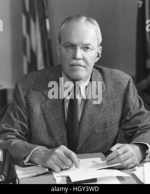 Portrait de W Allen Dulles, le premier directeur civil de la Central Intelligence Agency. Banque D'Images