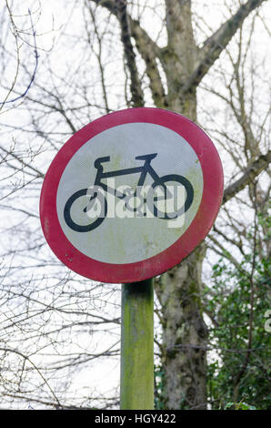 Panneau de circulation vélo disant interdite Banque D'Images