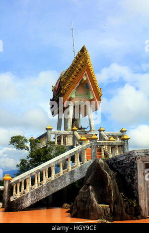 Sommet de la Tiger Cave Temple (Wat Tham Suea), au nord-est de Krabi, Thaïlande Banque D'Images