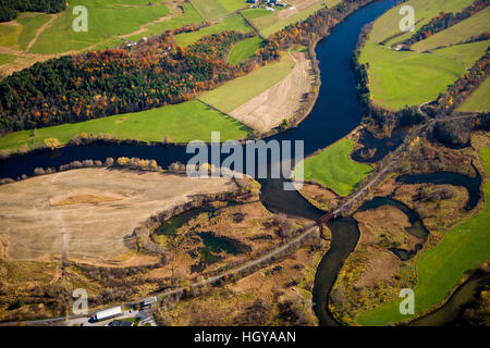 La rivière Connecticut comme il coule entre Bradford, le Vermont et le Hampshrie Piermont, Nouveau. Waits River. Vue aérienne. Banque D'Images