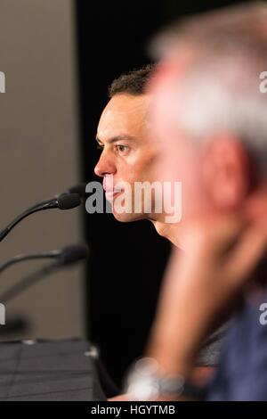 Adélaïde, Australie. 14 Jan, 2017. Conférence de presse avec (L-R) Richie Porte (BMC Racing Team), Santos Tour Down Under Directeur de Course, Mike Turtur, Tour Down Under, en Australie. © Gary Francis/ZUMA/Alamy Fil Live News Banque D'Images