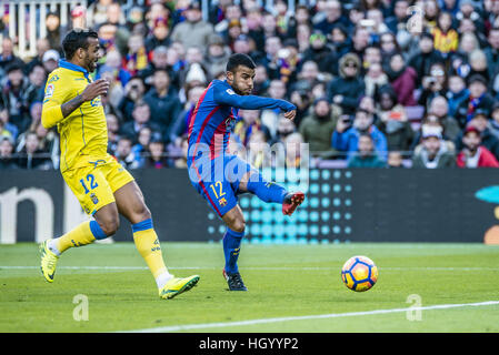 Barcelone, Catalogne, Espagne. 14 Jan, 2017. Le milieu de terrain du FC Barcelone RAFINHA en action pendant le match entre le FC Barcelone LaLiga et UD Las Palmas au Camp Nou à Barcelone Crédit : Matthias Rickenbach/ZUMA/Alamy Fil Live News Banque D'Images