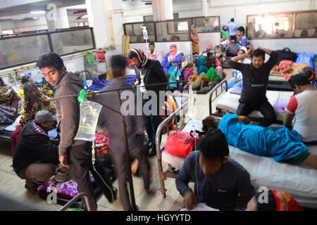 Dhaka, Bangladesh. 14 Jan, 2017. Les patients du Bangladesh sont admis pour traitement à l'Institut national des maladies cardiovasculaires et de l'hôpital dans la région de Dhaka, Bangladesh. Le 14 janvier 2017 Credit : Mamunur Rashid/Alamy Live News Banque D'Images