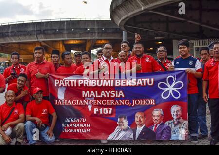 Shah Alam, Selangor, Malaisie. 14 Jan, 2017. La Malaisie a nouveau parti politique Parti Pribumi Bersatu Malaisie (PPBM) présidé par l'ancien Premier Ministre Mahathir Mohamad a tenu une excellente convention nationale le Jan 14, 2017 à Stade Malawati, Shah Alam, Selangor, Malaisie. Crédit : Chris Jung/ZUMA/Alamy Fil Live News Banque D'Images