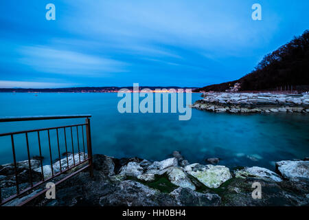 Soirée d'hiver à partir de la rive de Muggia, Golfe de Trieste Banque D'Images