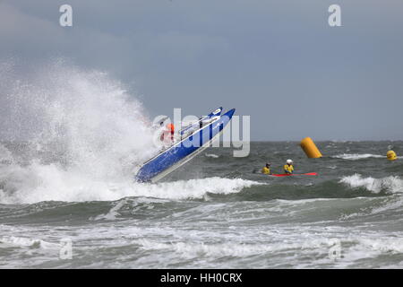 Zapcat RIB offshore racing circuit à Poole Sandbanks UK Banque D'Images