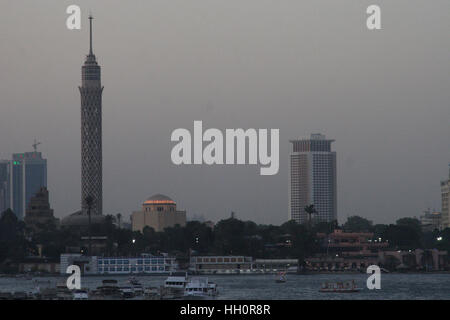 Le Caire au coucher du soleil ; de l'Université du Caire, Egypte;Pont Banque D'Images